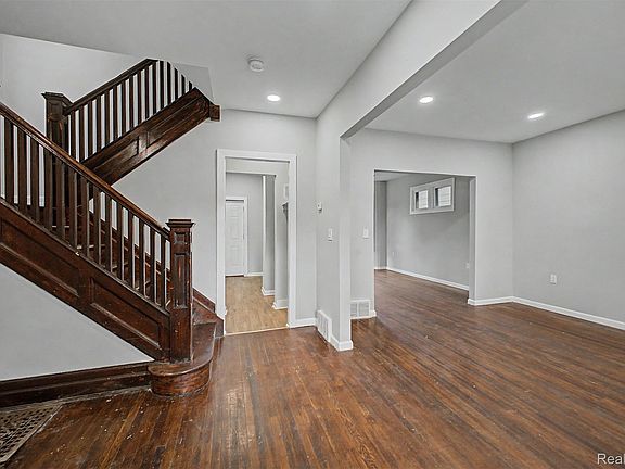 4th image of 4623 Allendale St