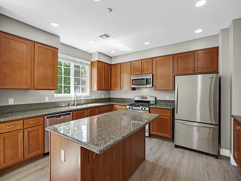 259 Birch Creek Dr — Photo 10