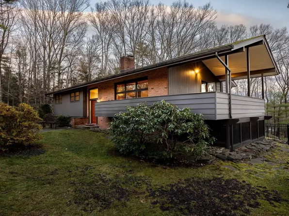 104 Cardinal Court, Woodstock, NY 12498