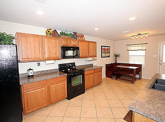 5th image of 2132 Burnside Dr