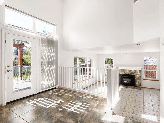 4th image of 209 Ottawa Ct