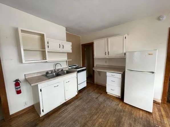 6 Waldo St, Augusta, ME 04330