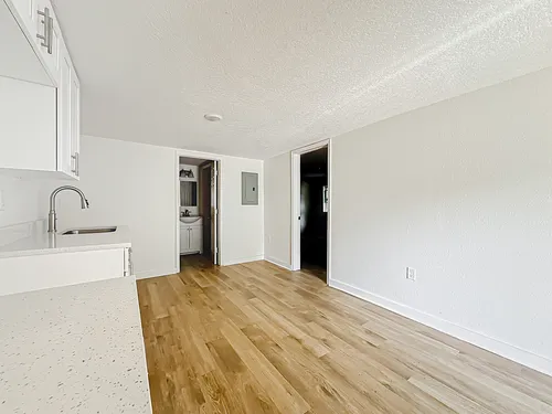 1507 Union St W Photo 1