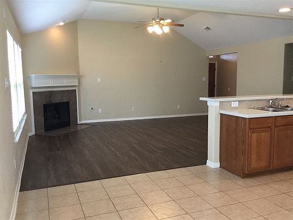 5th image of 2112 Rain Lily Ct