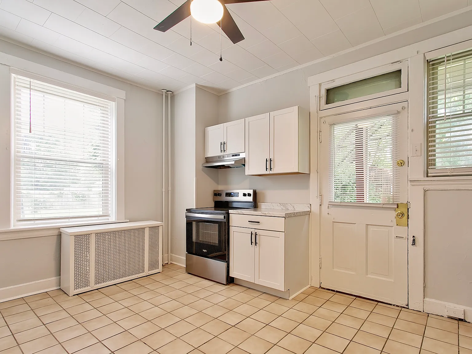 2 bed, 1200 sqft, $1,295 — Photo 4
