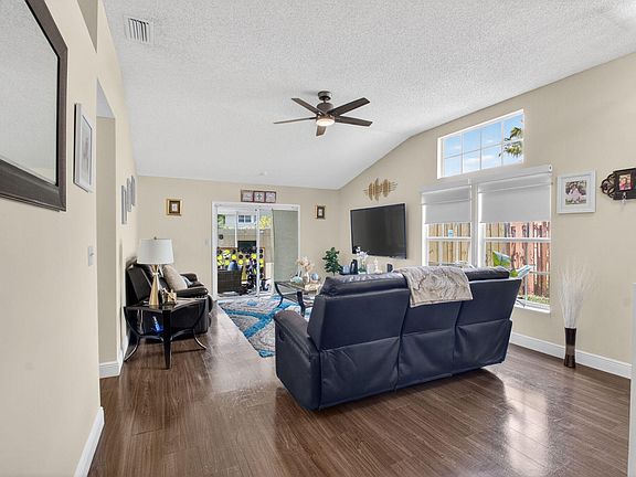 4th image of 24 Misty Meadow Drive