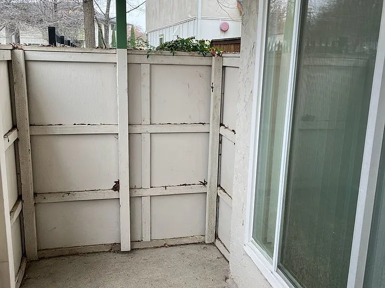0750 - 50 Cameo Dr — Photo 12
