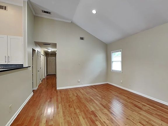 4th image of 1550 New St NE #1