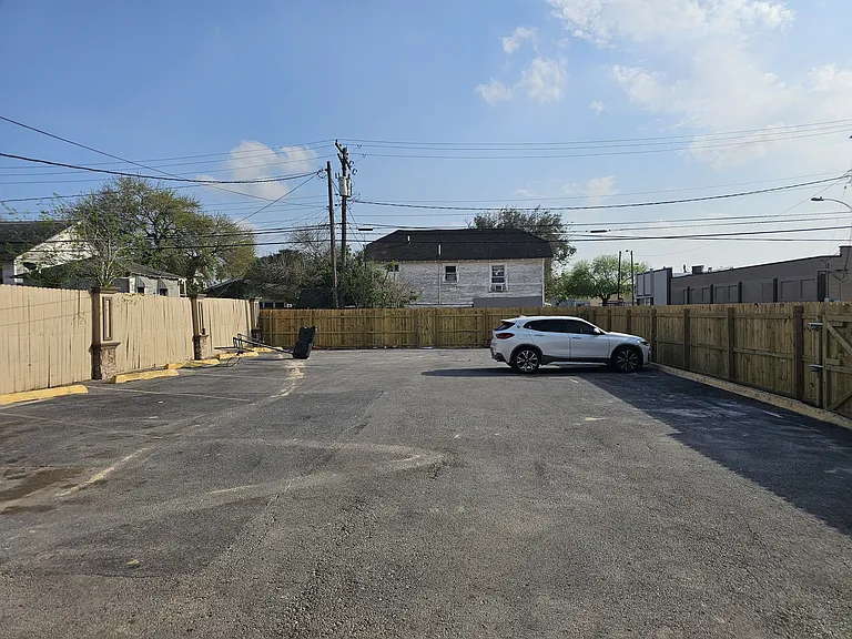 222 N 3rd St #B — Photo 4