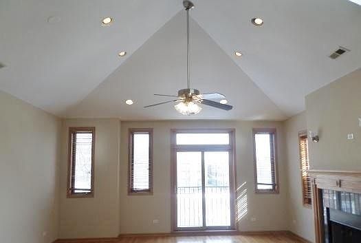 1st image of 4146 S Michigan Ave Unit 3