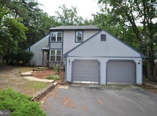 32 Tenby Chase Dr, Voorhees, NJ 08043