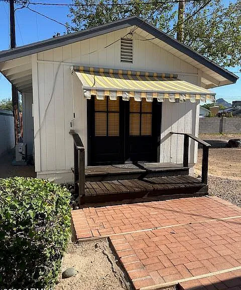 1340 E Missouri Ave — Photo 1