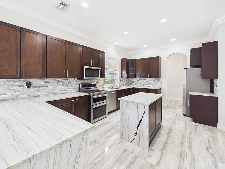 6206 Canyon Run Ct — Photo 8