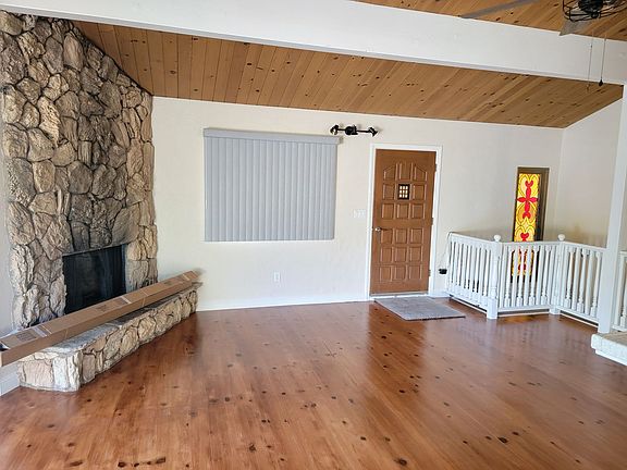 3rd image of 28226 Larchmont Ln