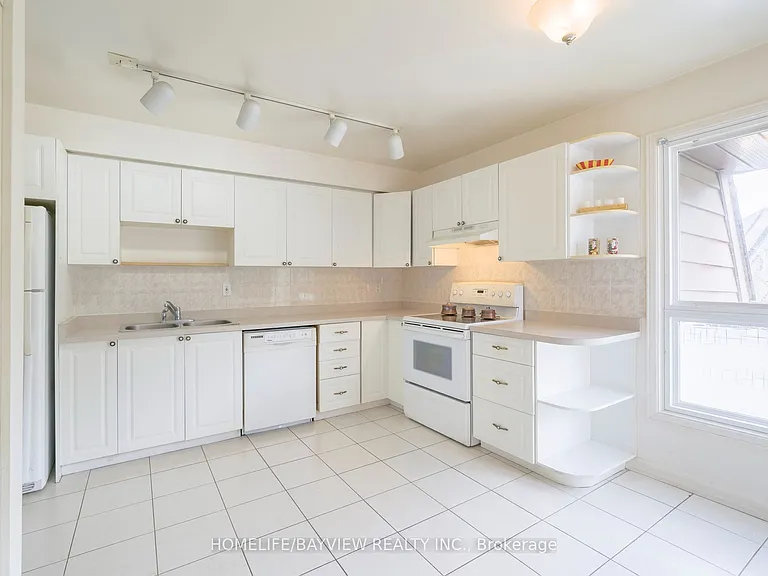 17 Stoneham Rd — Photo 16