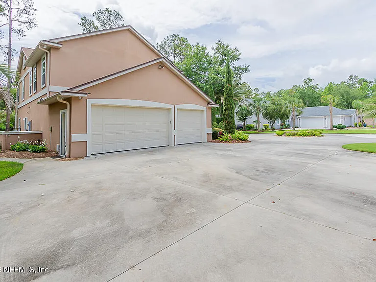 1770 Victoria Chase Ct — Photo 36