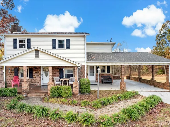 1543 Henry River Rd, Hickory, NC 28602