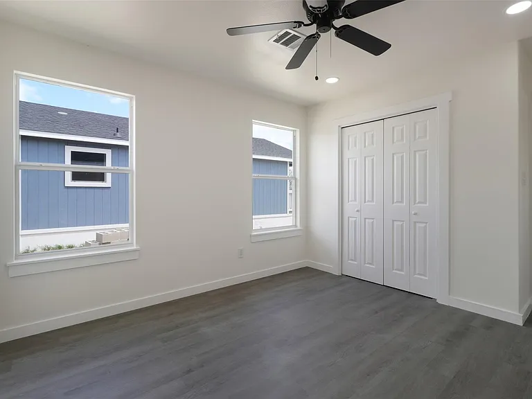 1087 Schubert Ln #D — Photo 11