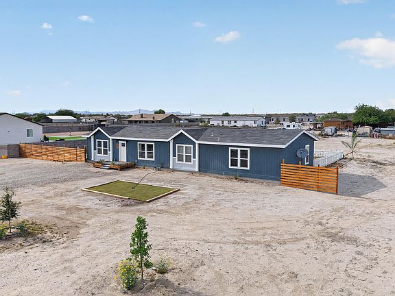3rd image of 29938 W LATHAM Street