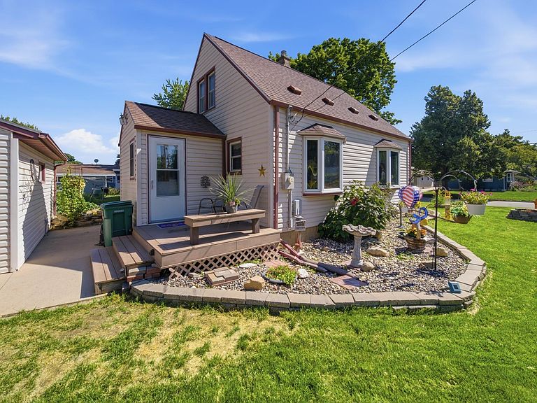 Listing photo 2