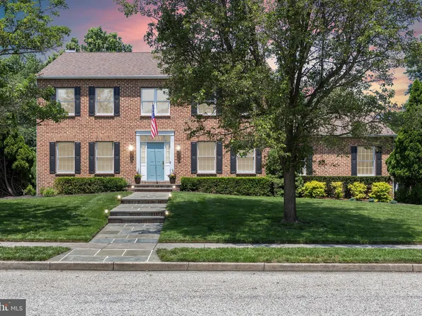 32 Daylily Dr, Mount Laurel, NJ 08054