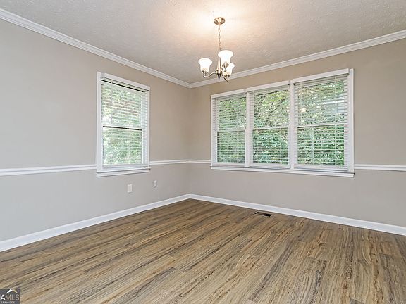 5th image of 8183 Silver Oaks Ct