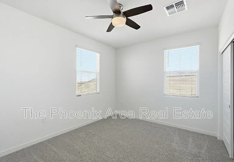 2761 W Seaver Ave — Photo 17