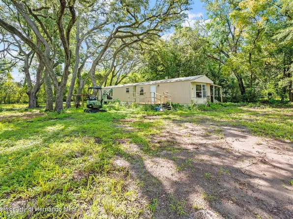 122 Arkays Ave, Spring Hill, FL 34609
