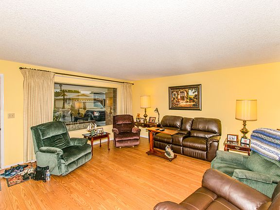 5th image of 4425 E Carmel Ave