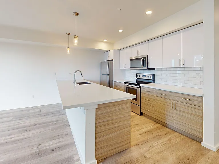 Reverie on Beacon Hill! Modern city living! — Photo 15