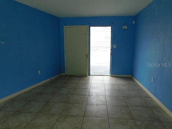 3rd image of 2464 DEEDRA STREET