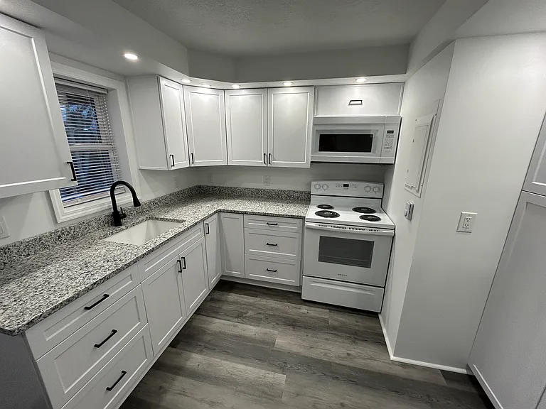 2-125 Coddington Pl #2 — Photo 9
