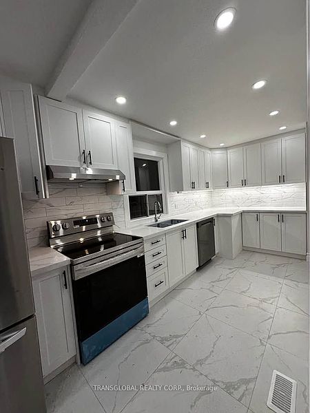 Toronto House for rent - 3 Bedrooms in Toronto