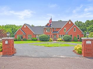 18302 Hunters Ridge Ct, Boonville, MO 65233