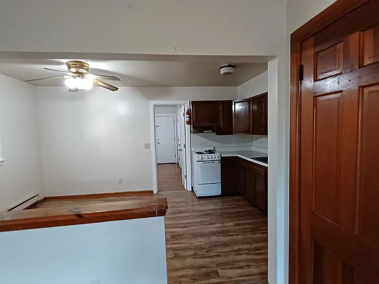 519-521 E Broad St — Photo 32