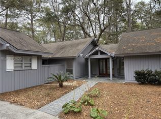 14 E Garrison Pl, Hilton Head Island, SC 29928