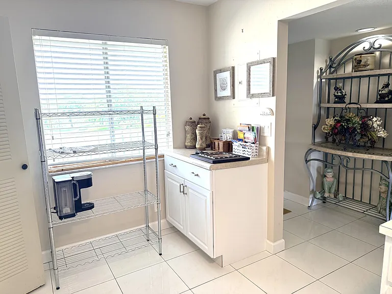 7146 Huntington Ln #403 — Photo 5