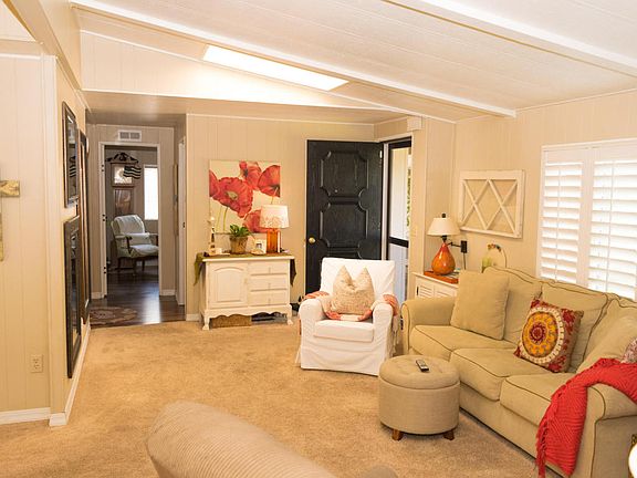 5th image of 117 Poinsettia Gardens Dr #117