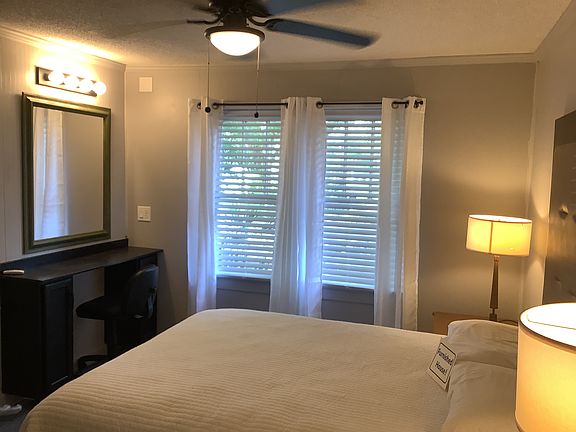 QUEEN BEDROOM WITH MAKE-UP VANITY