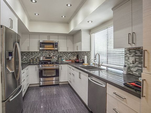 4th image of 5340 Wilkinson Ave