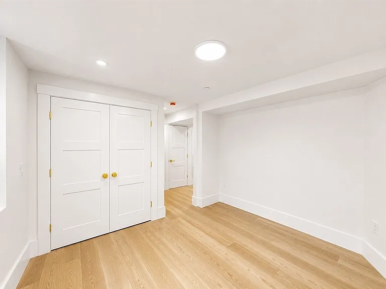 139 Sycamore St #A — Photo 11