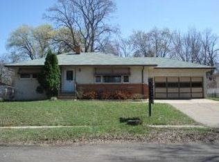 1584 Chamber St, Saint Paul, MN 55106