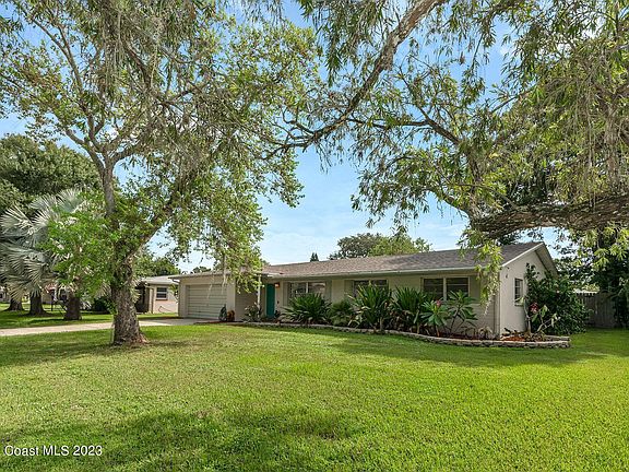 2nd image of 1234 Royal Birkdale Cir