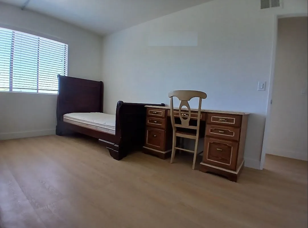 4 bed, 1676 sqft, $1,000 — Photo 4