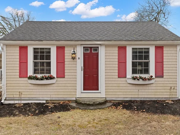 143 Depot St #B, Dennis Port, MA 02639
