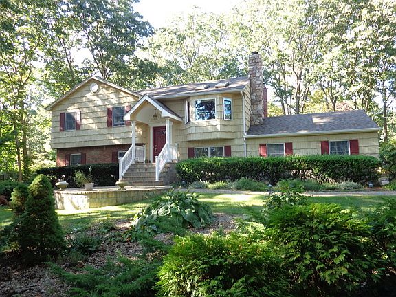 4th image of 41 Churchill Ln