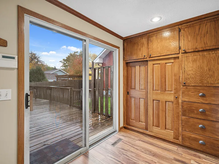 409 S Olive St — Photo 11