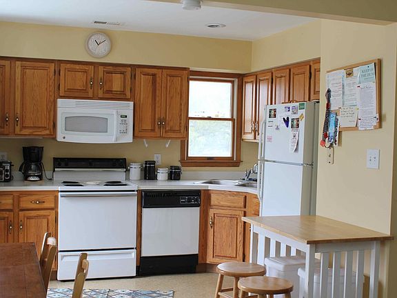 3rd image of 125-129 E 31st St #2