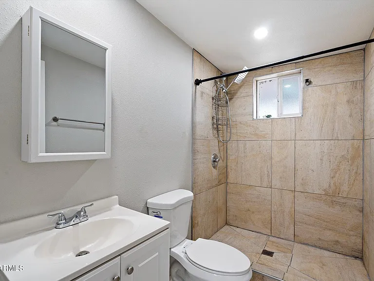 703 W 1st Pl #4 — Photo 11