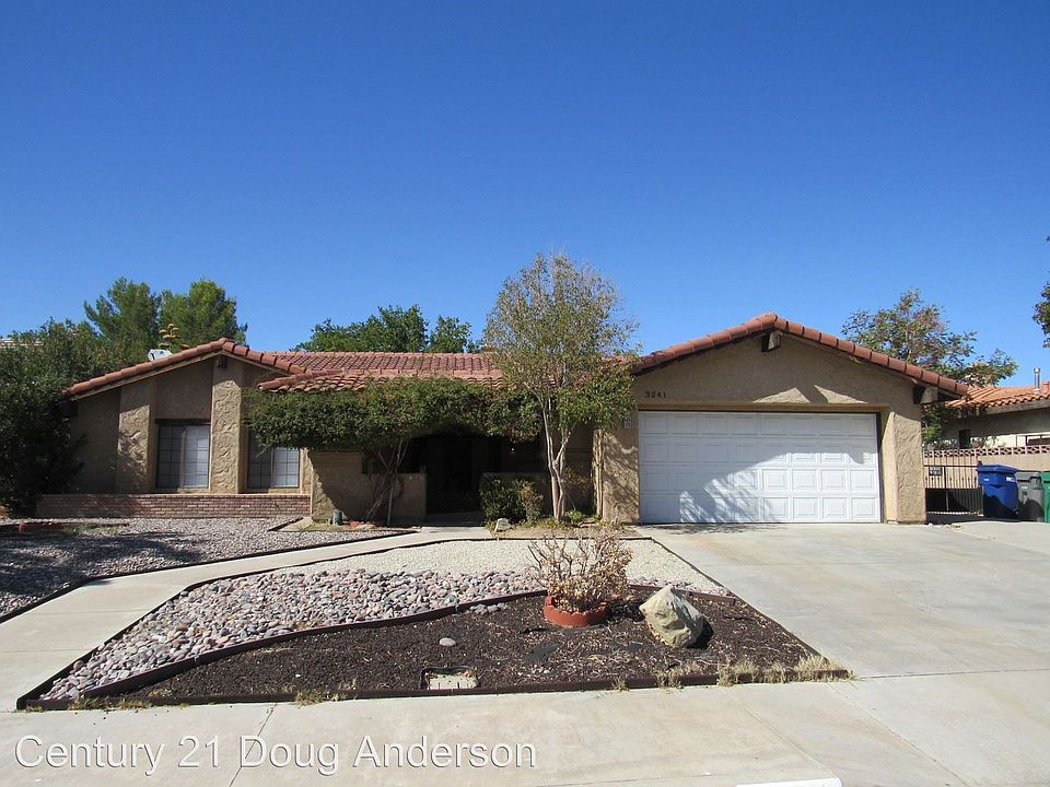 1st image of 3241 Larwood Dr
